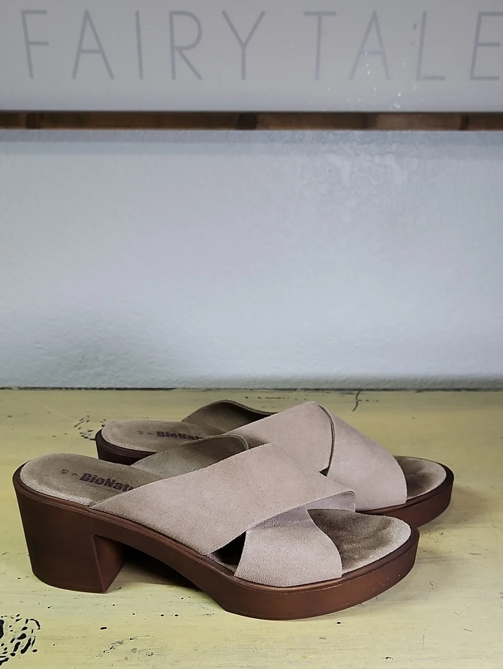 🌟 BioNatura Italian Suede Criss-Cross Platform Sandals – Size 9 🌟